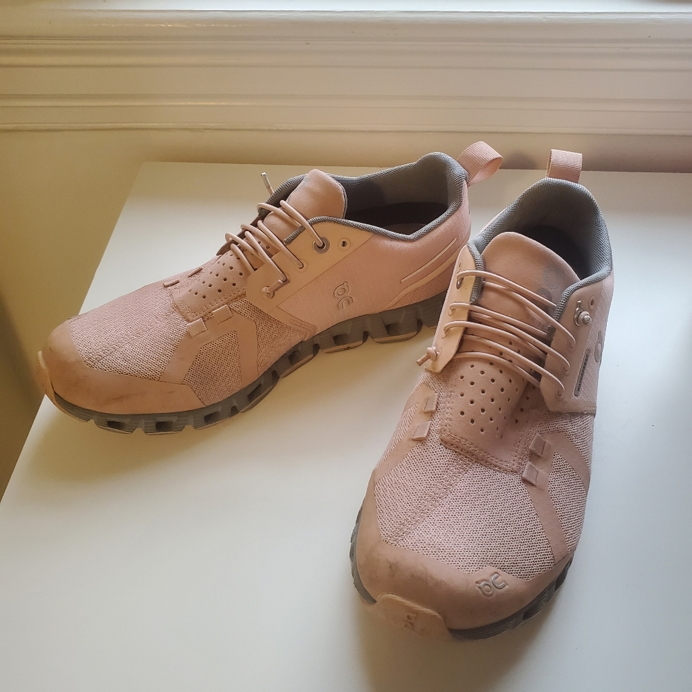 On Cloud Pink and Grey sneakers